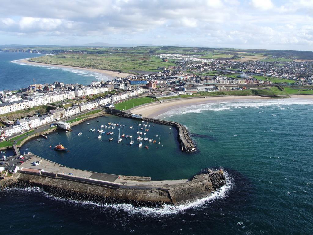 Albany Lodge Portrush Buitenkant foto