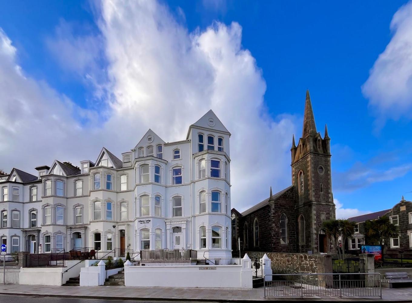 Albany Lodge Portrush Buitenkant foto