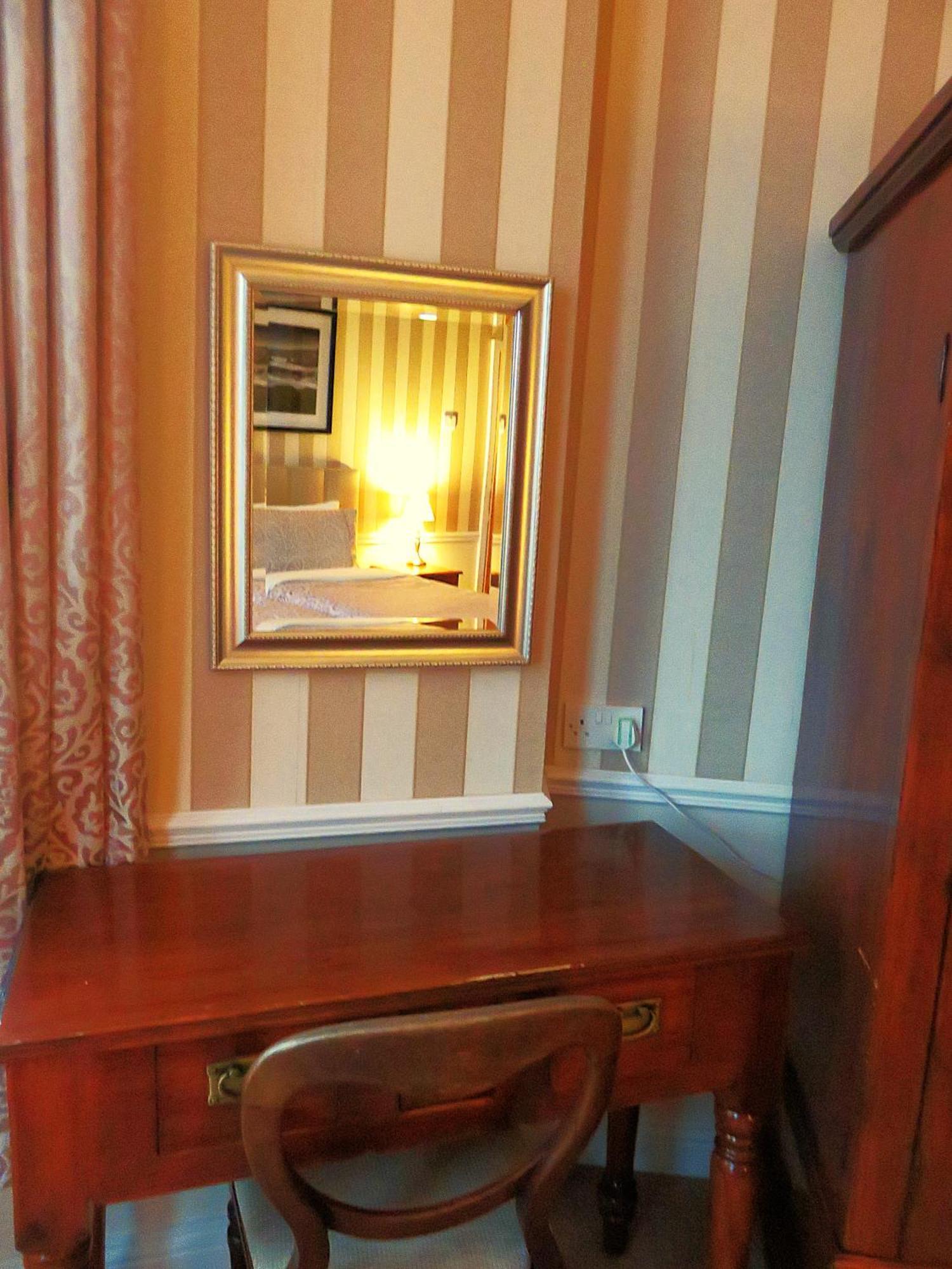 Albany Lodge Portrush Buitenkant foto