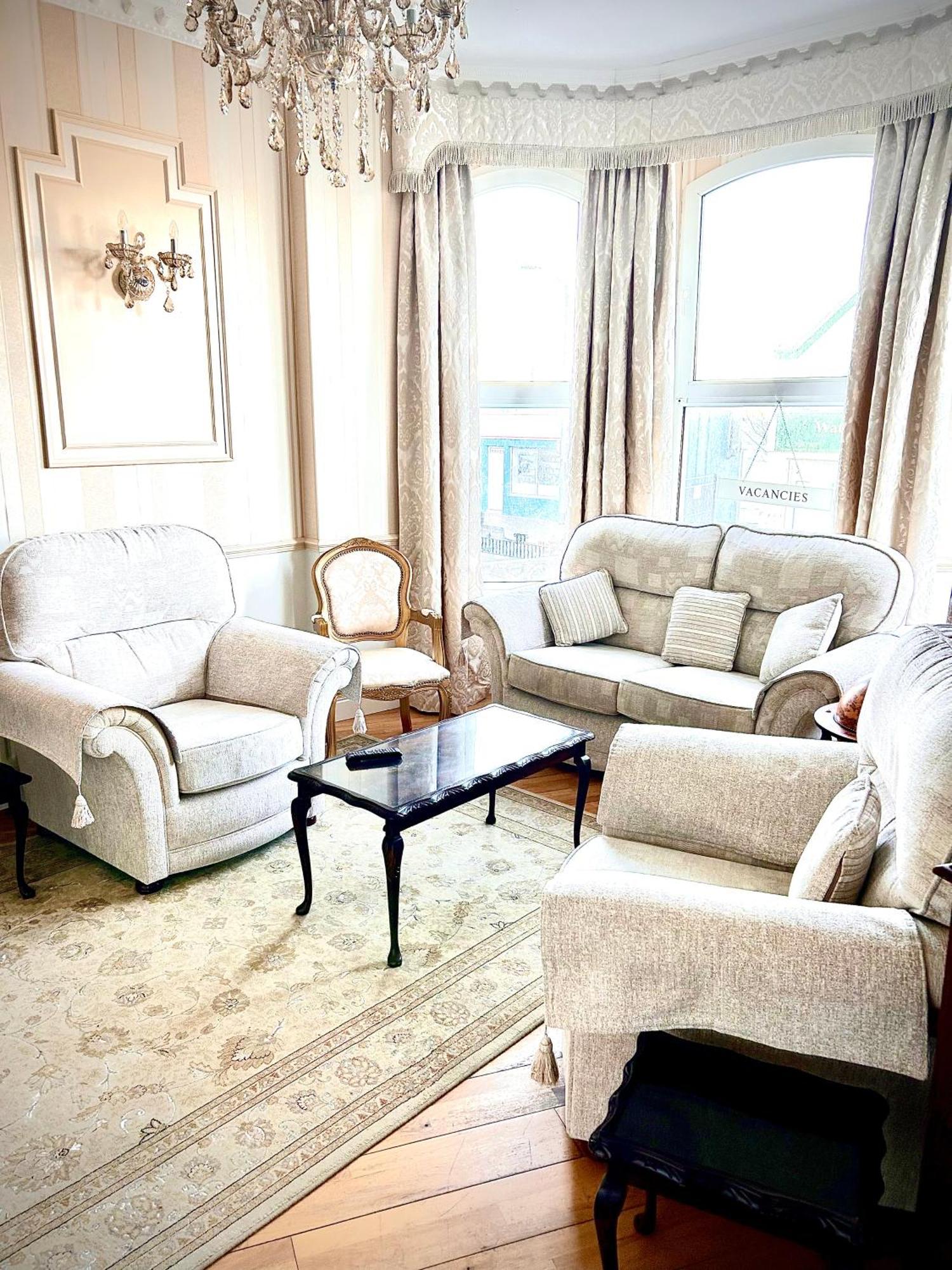 Albany Lodge Portrush Buitenkant foto