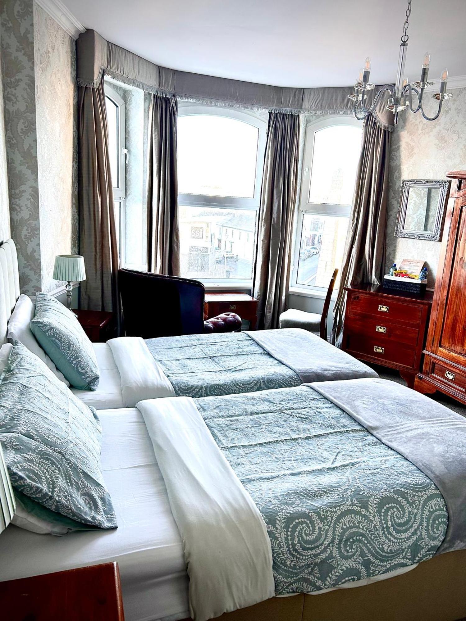 Albany Lodge Portrush Buitenkant foto